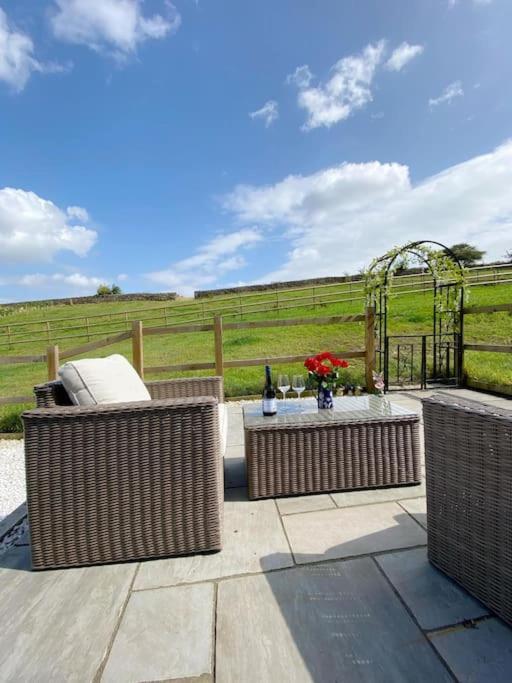 Luxury Detached Peak District Stone Barn - Dog Friendly Villa Hazelwood Buitenkant foto