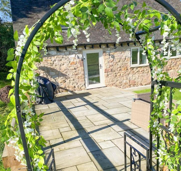 Luxury Detached Peak District Stone Barn - Dog Friendly Villa Hazelwood Buitenkant foto