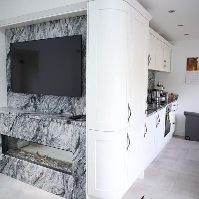 Luxury Detached Peak District Stone Barn - Dog Friendly Villa Hazelwood Buitenkant foto