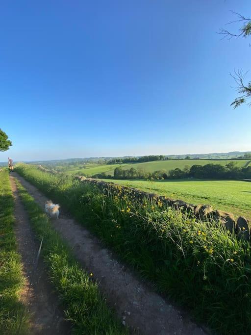 Luxury Detached Peak District Stone Barn - Dog Friendly Villa Hazelwood Buitenkant foto