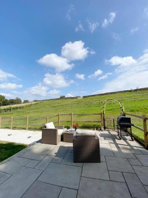 Luxury Detached Peak District Stone Barn - Dog Friendly Villa Hazelwood Buitenkant foto